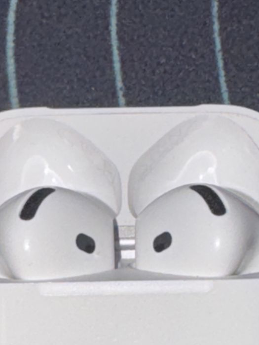 Vand airpods 4 originale