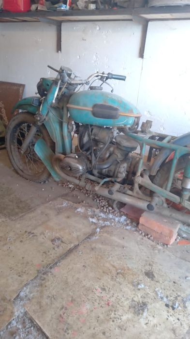 Продам мотоцикл   Урал на запчасти