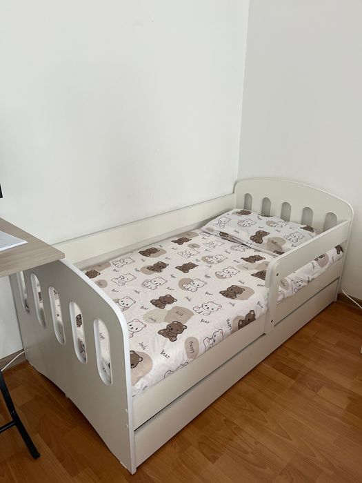 Продам детскую кровать "Малыш"