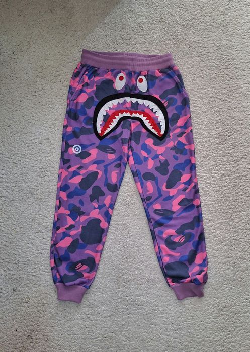 Екип на Bape нов