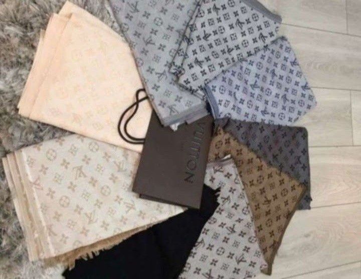 Esarfe cu doua fețe,diverse nuanțe, saculet, etichetă