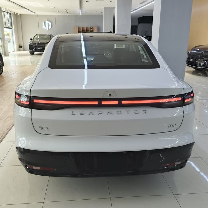 Leapmotor B01 550Km Elektr Premium Full 3 yil garantiya