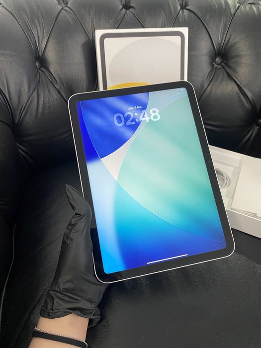 iPad 10.9-Inch / 10th Gen / 256 GB / Silver