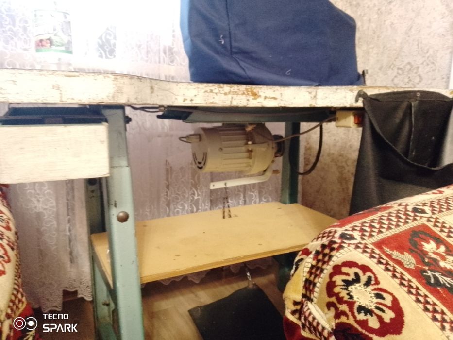 Продам швейную машину