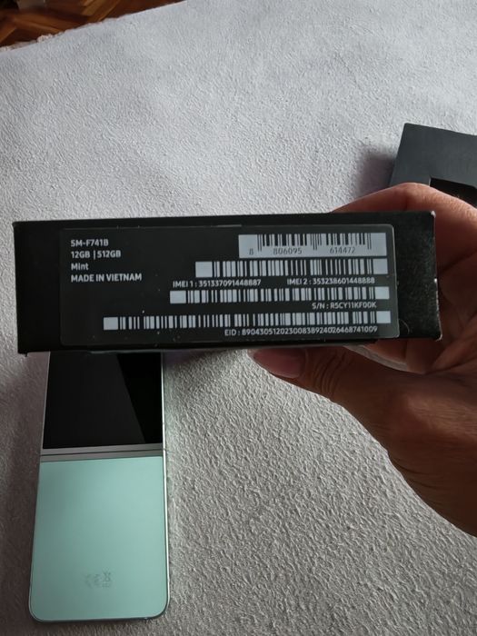 Продавам  Samsung Z Flip 6 512GB Mint