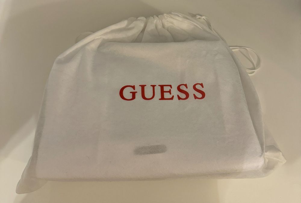 Дамска чанта Guess нова