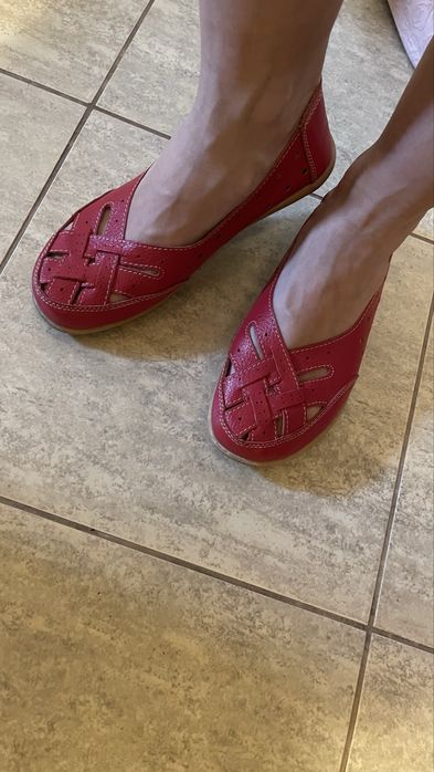 Vând balerini rosii marimea 39