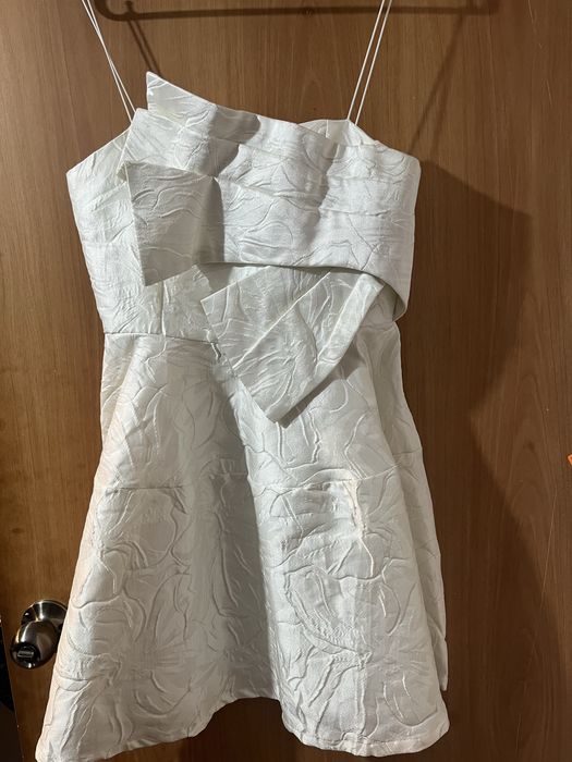 Продам  нарядные платья