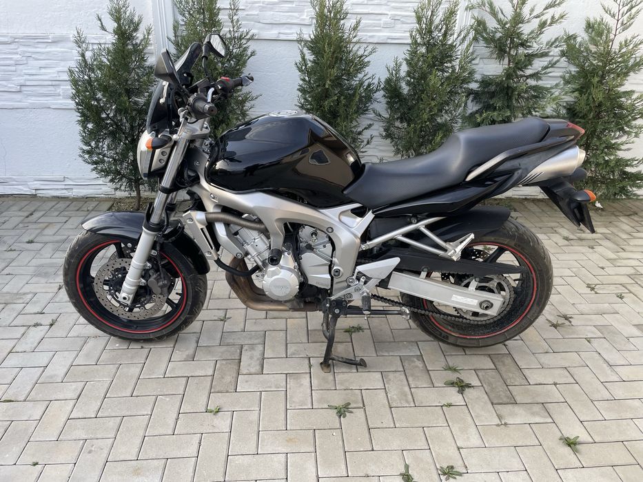 Motocicleta Yamaha FZ6-N