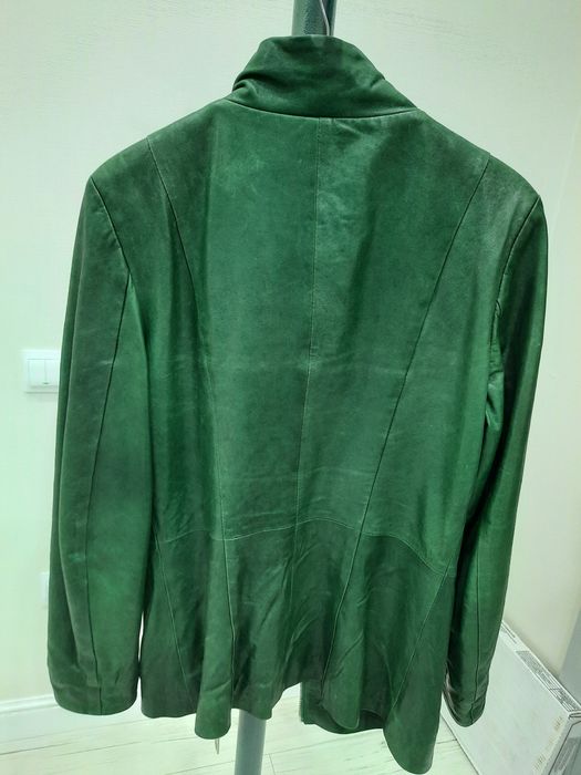 Продам кожанную куртку р 42