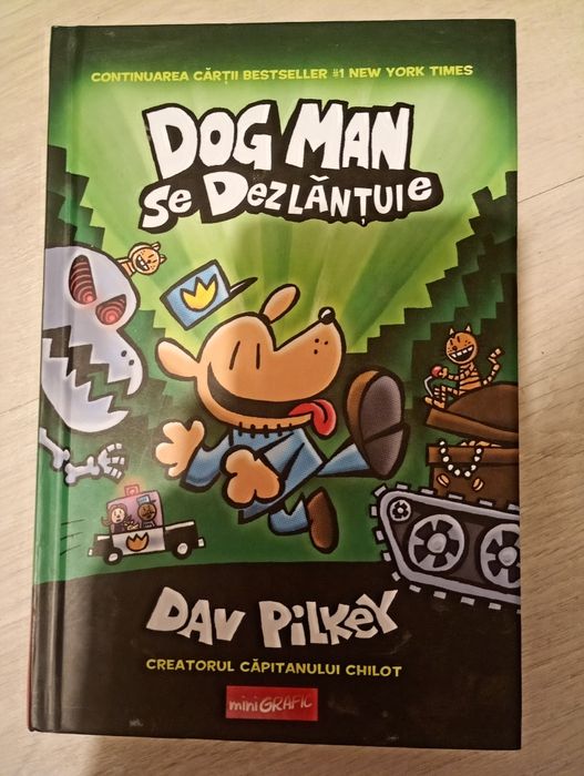 Vând carte "Dog Man"