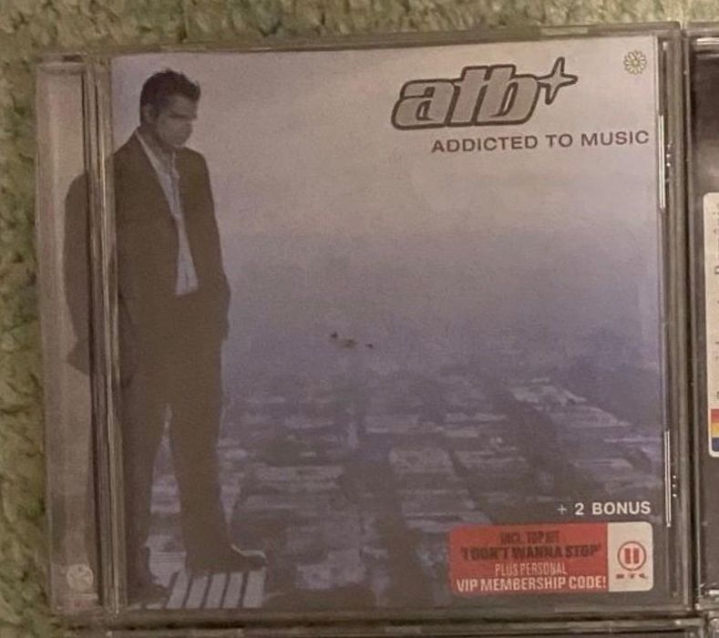 CD-uri muzica romaneasca si internationala