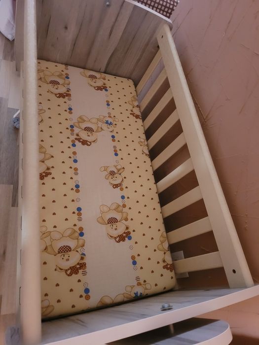 Люлееща кошара + подарък