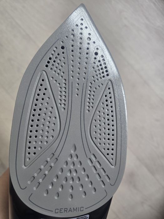 Продам утюг 2000 Вт.