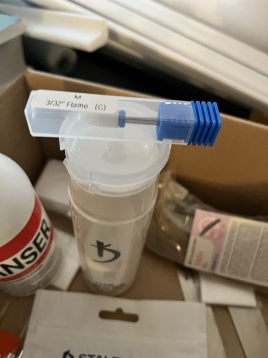 Декорации за маникюр- фолио, четки, бои, камъчета и др