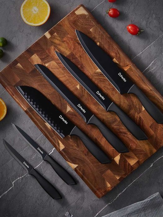 Комплект ножове D.Perlla, 16бр от високовъглеродна неръждаема стомана