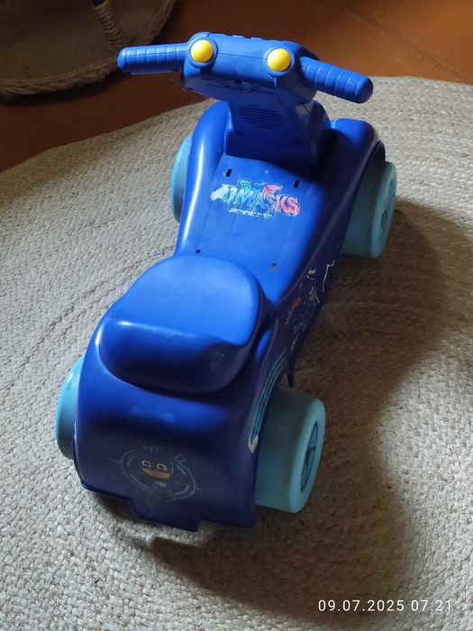 Машинка детская от 1-3 лет