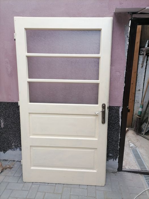 Uși interior din lemn