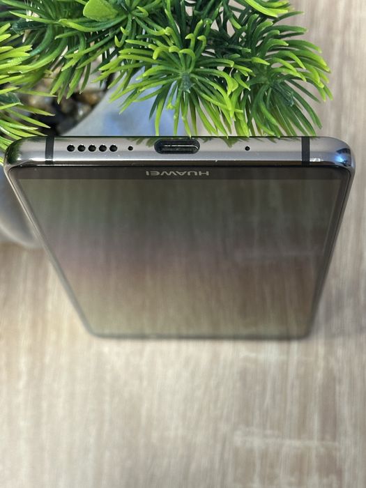 Продавам Huawei Mate 10 pro - 6GB RAM / 128GB - Отлично състояние