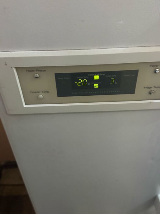 Холодильник SAMSUNG