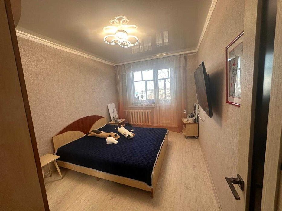 Продается 2 комн кв гор.Строителей,4