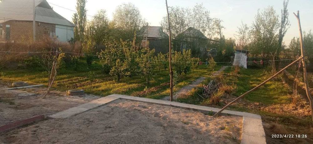 Partsez 4 xonali uy sotiladi narxi 22000  kelishamiz