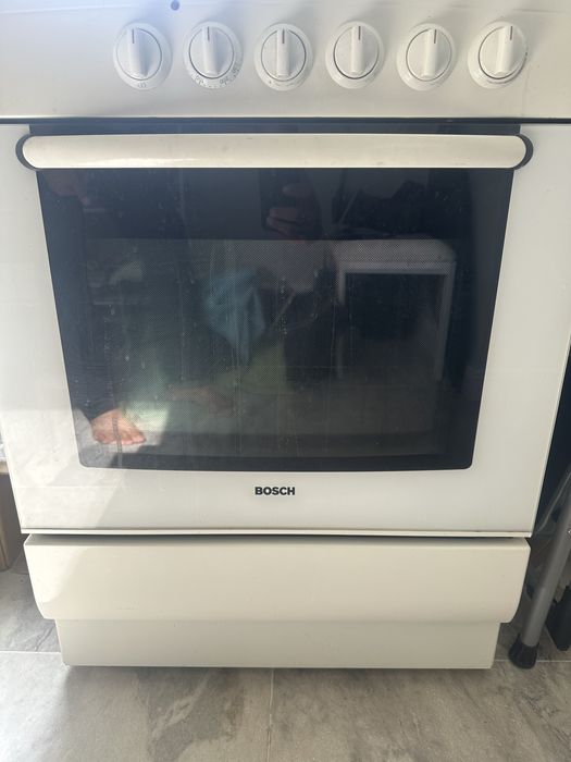 Продам газовую плиту BOSCH