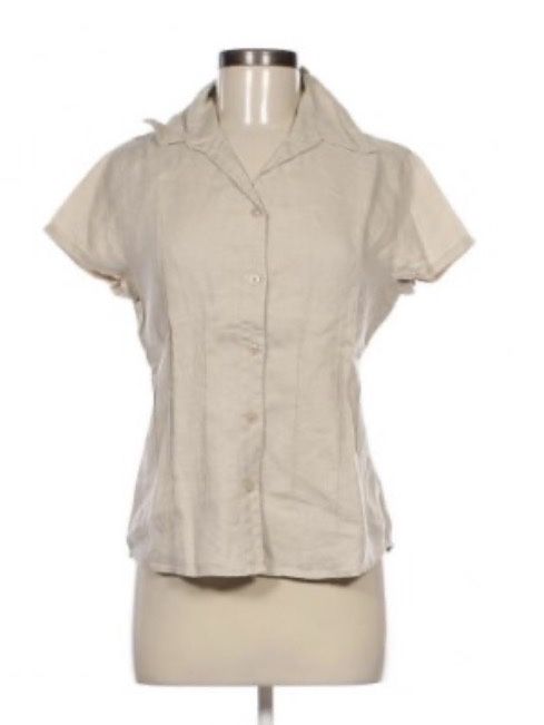 In linea вталена риза с къс ръкав