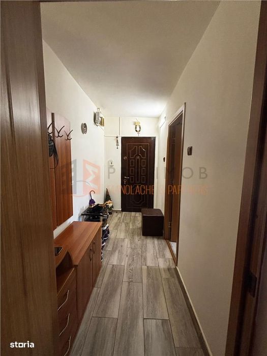 Apartament 2 camere confort  1 semidecomandat  zona Crang