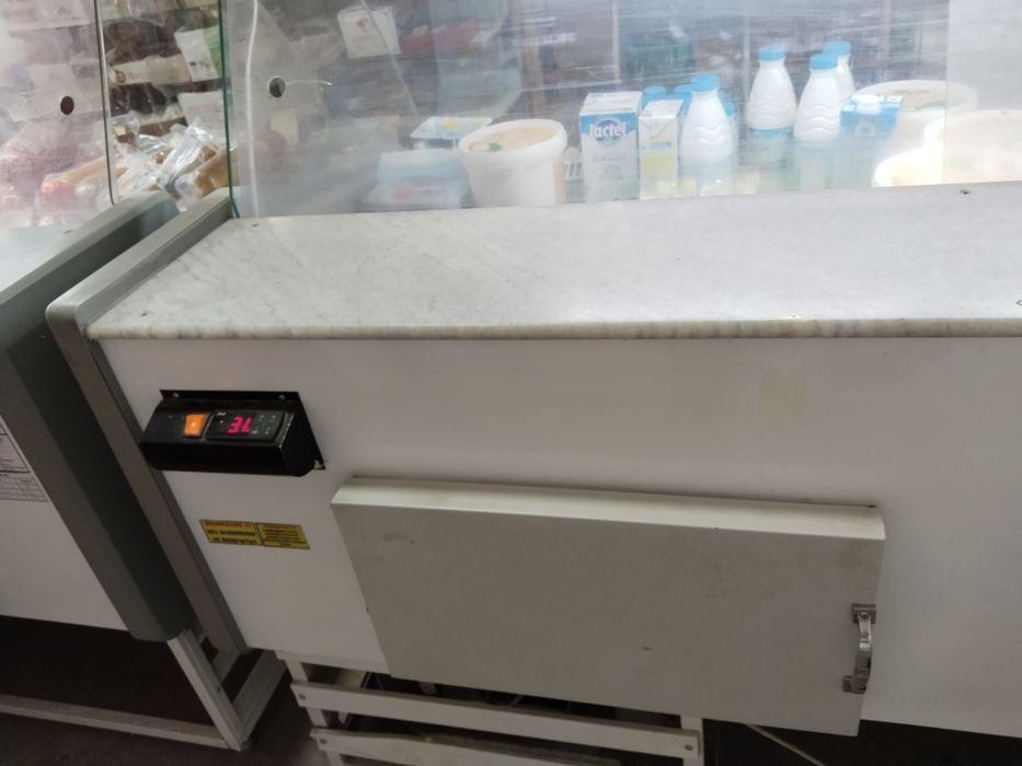 Продаётся холодильник azn дешего