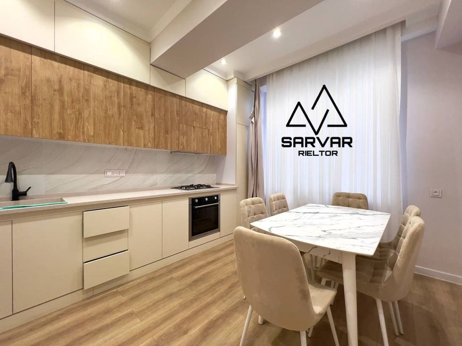 Продам 2 ком с лифтом  Максим Горький метро Бий