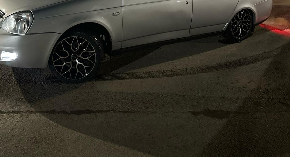 Продам диский с резиной 195/45/16 vossen hf2