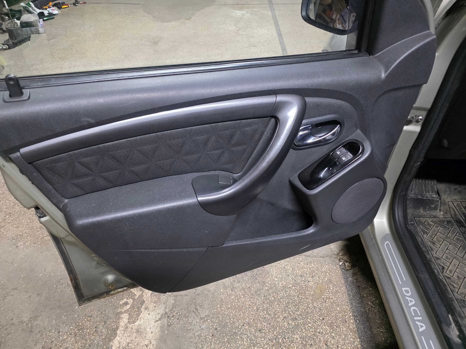 Bord logan cu mp3 Logan 2 +panouri uși duster