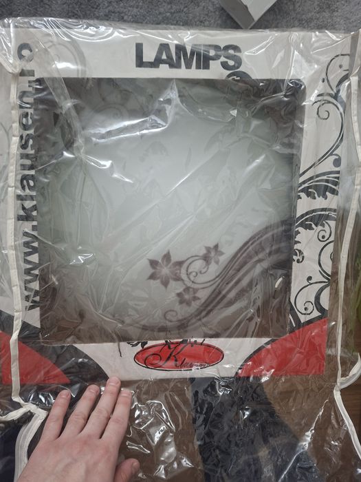 plafonier (lampă de tavan)