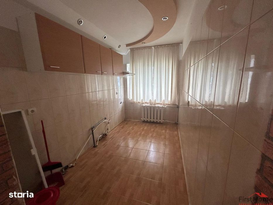 Apartament cu 2 camere de vanzare, zona centrala (Capela)
