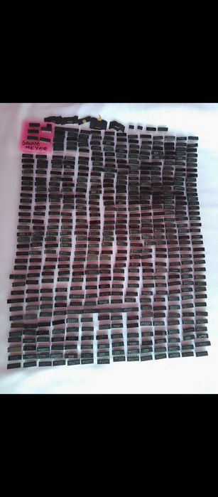 Lot de mii de piese ca Circuite Integrate/ Tranzistori / Condensatori