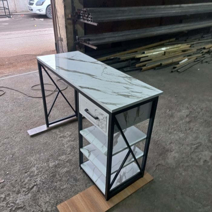 Loft  mebil  magazin stelaj  Ofis Mebil zakasga yasab beramiz