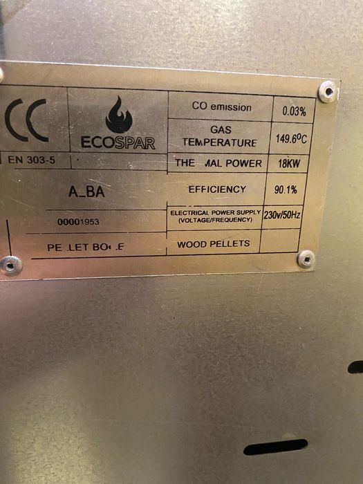 Пелетна камина с водна риза 18 kw