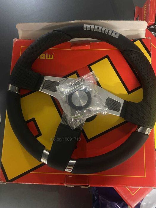 Оригинален, спортен волан MOMO, Italy