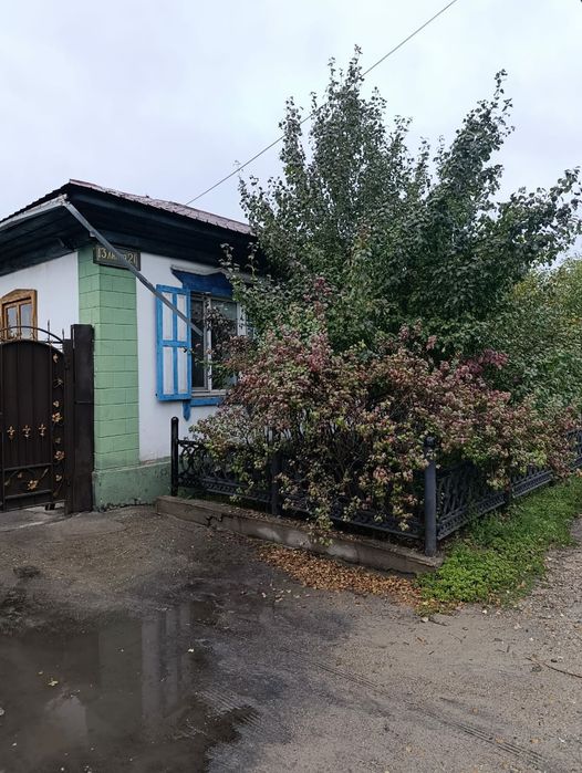 Продам два дома на одном участке