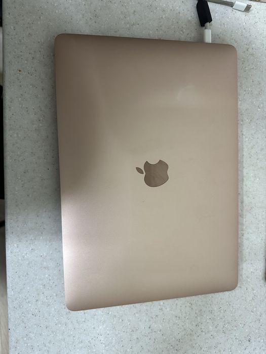 MakBook Air M1 256gb