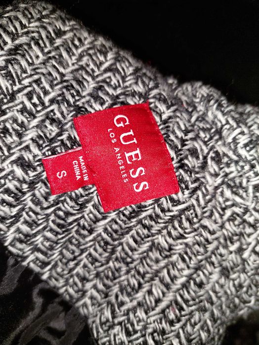 Palton original Guess til Melania Trump