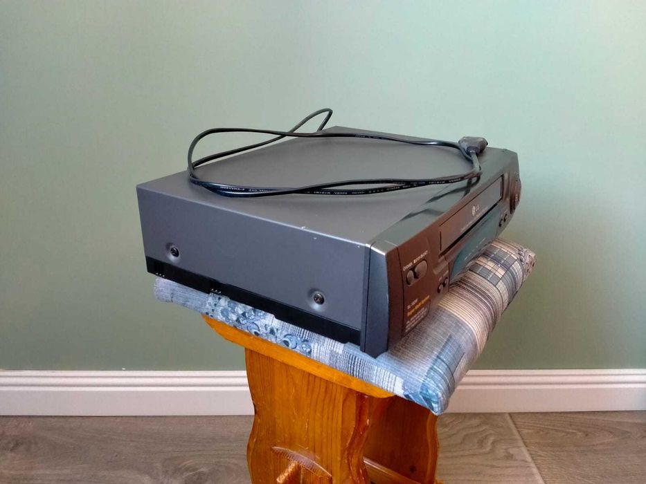 VHS-проигрыватель LG