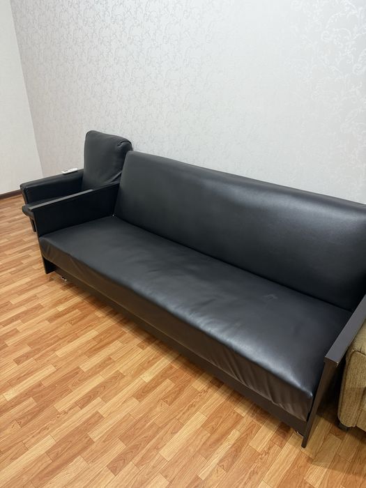 Divan stol stul eshik 3 dona hammasi sotladi