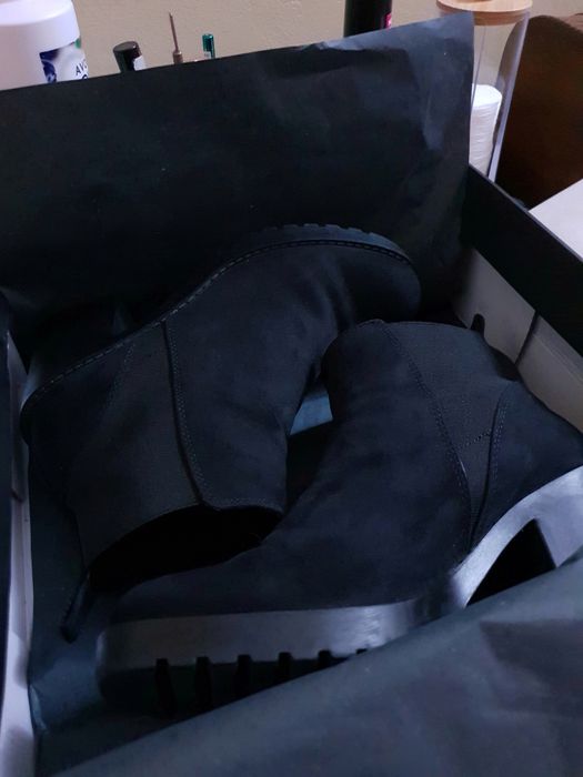 Велурени дамски ботуши