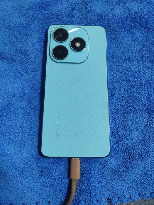 Tecno  spark 20. Te