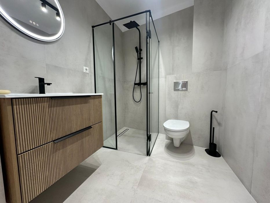 Apartament cu 3 camere , 2 bai , terasa , view , Elite