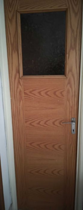 Usi interior de apartament