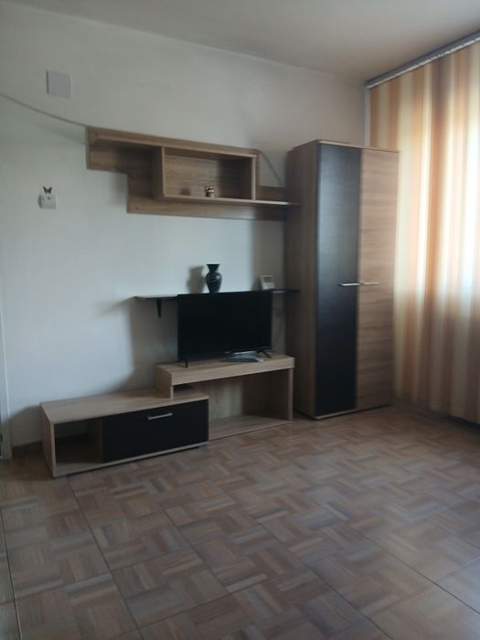 Închiriez Garsoniera
