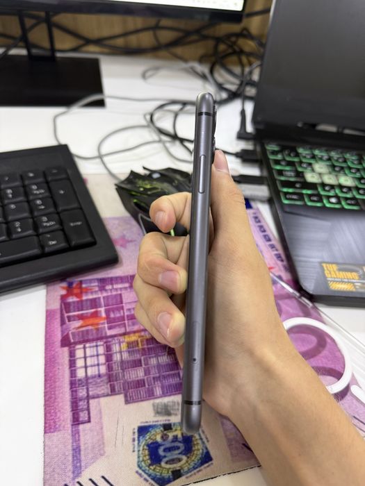 Iphone 11 holati yaxshi usta kormagan